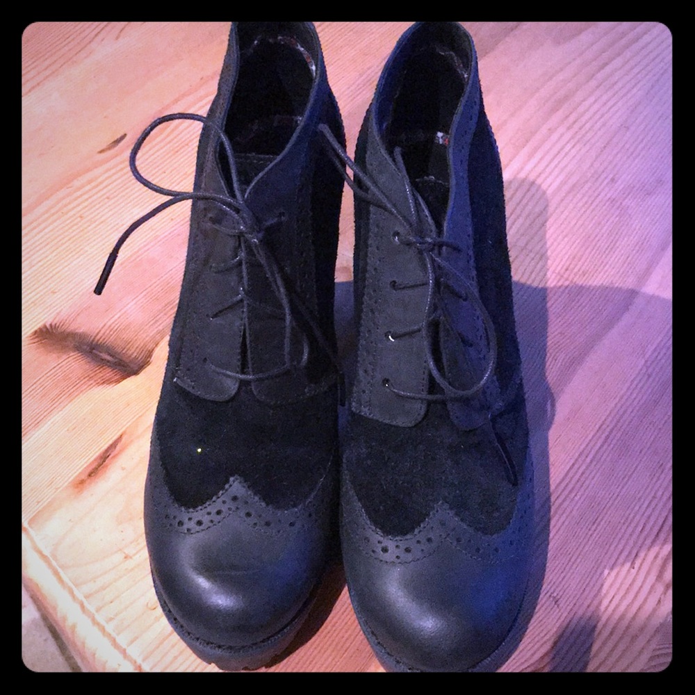 Sperry Short Boots Size 8